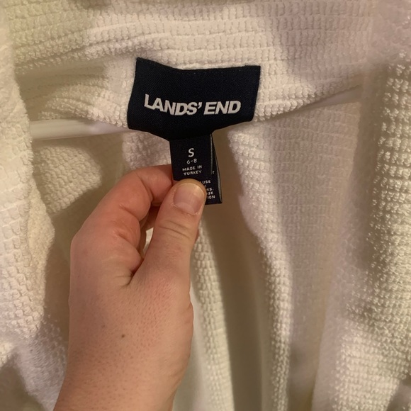 NWOT robe - Picture 2 of 5